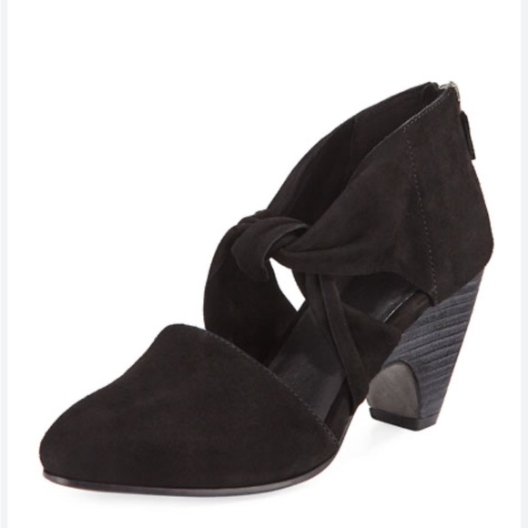 Eileen Fisher Mary Twist Front Suede Pump